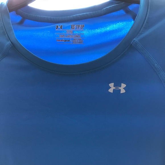 SOLD —Under Armour HeatGear® Short Sleeve Top - Picture 4 of 5